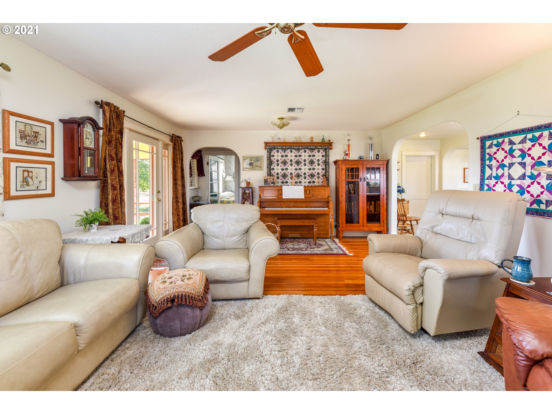 28295 Ken Neilsen Road Eugene, OR 97402 - Photo 8 of 32 Gallery Image 8