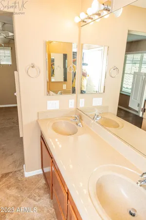 $2,450 | 2162 Scully Drive, Phoenix, AZ 85023