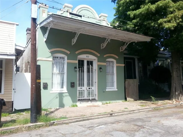 $2,200 | 512 Pelican Avenue, Unit A, New Orleans, LA 70114