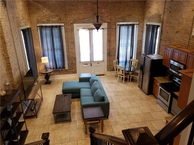 $2,200 | 512 Pelican Avenue, Unit A, New Orleans, LA 70114