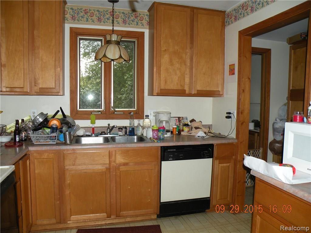 60451 Hayes Road Washington, MI 48094 - Photo 5 of 26