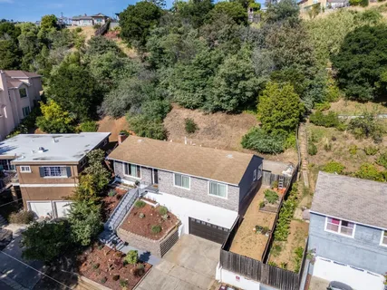 $678,000 | 8622 Thermal Street, Oakland, CA 94605
