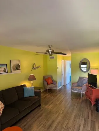$1,500 | 16 Vista Palm Lane, Unit 205, Vero Beach, FL 32962
