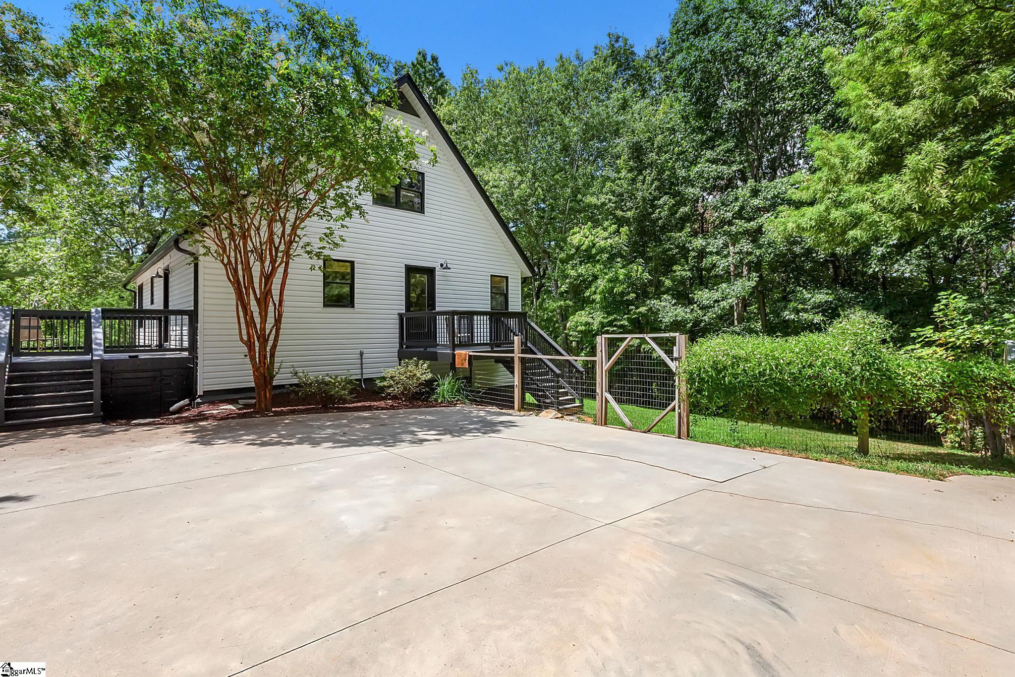 160 Chestnut Mountain Road Travelers Rest, SC 29690 - Photo 1 of 42 Gallery Image 1