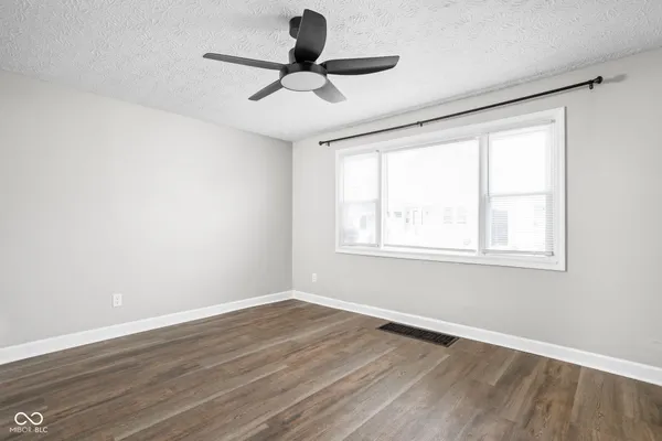 $1,700 | 413 East Caven Street, Indianapolis, IN 46225