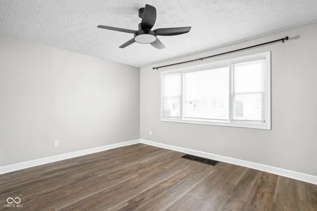 $1,700 | 413 East Caven Street, Indianapolis, IN 46225