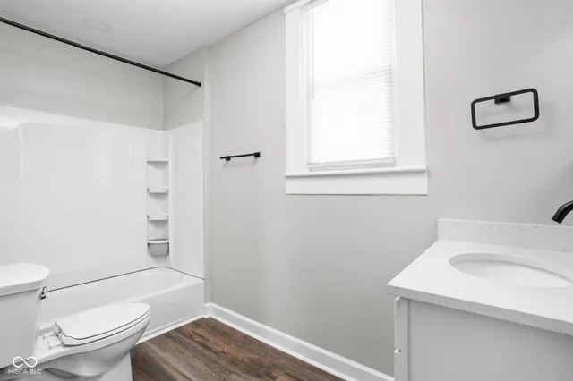 $1,700 | 413 East Caven Street, Indianapolis, IN 46225