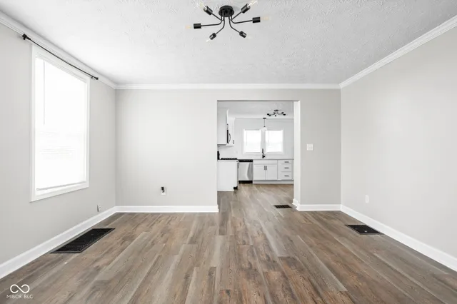 $1,700 | 413 East Caven Street, Indianapolis, IN 46225