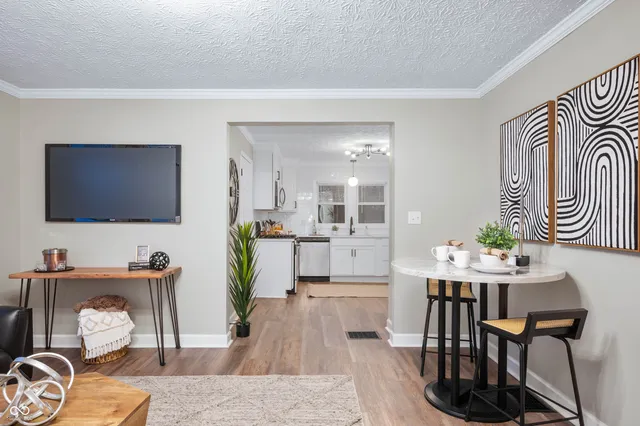 $1,700 | 413 East Caven Street, Indianapolis, IN 46225