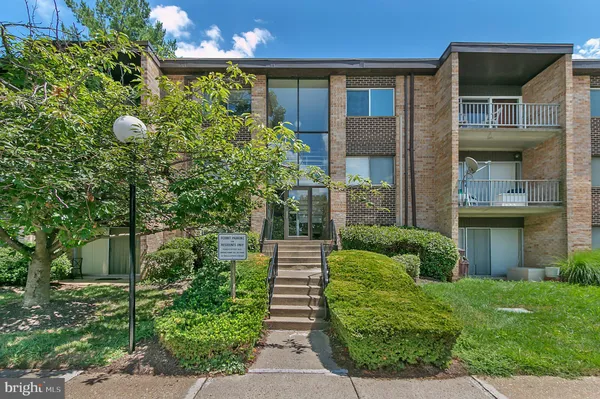 $1,750 | 3750 Bel Pre Road, Unit 11, Silver Spring, MD 20906
