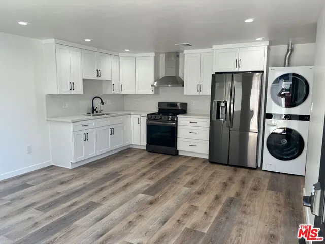 $2,500 | 7718 North Glenoaks Boulevard, Burbank, CA 91504