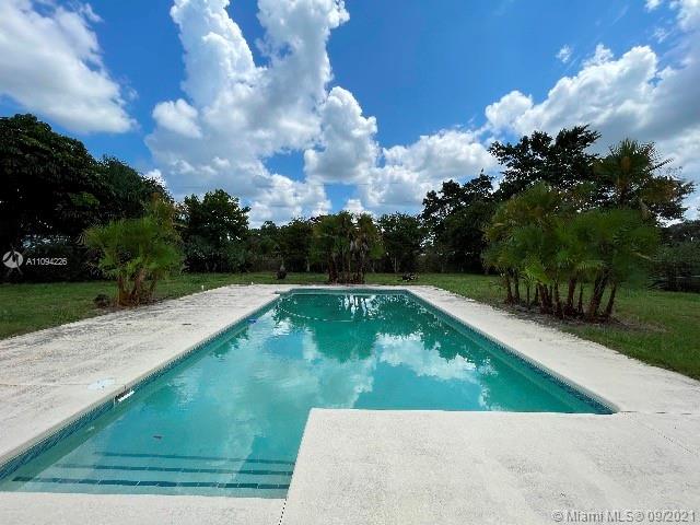 8699 Southwest Tropical Avenue Stuart, FL 34997 - Photo 13 of 15 Gallery Image 13