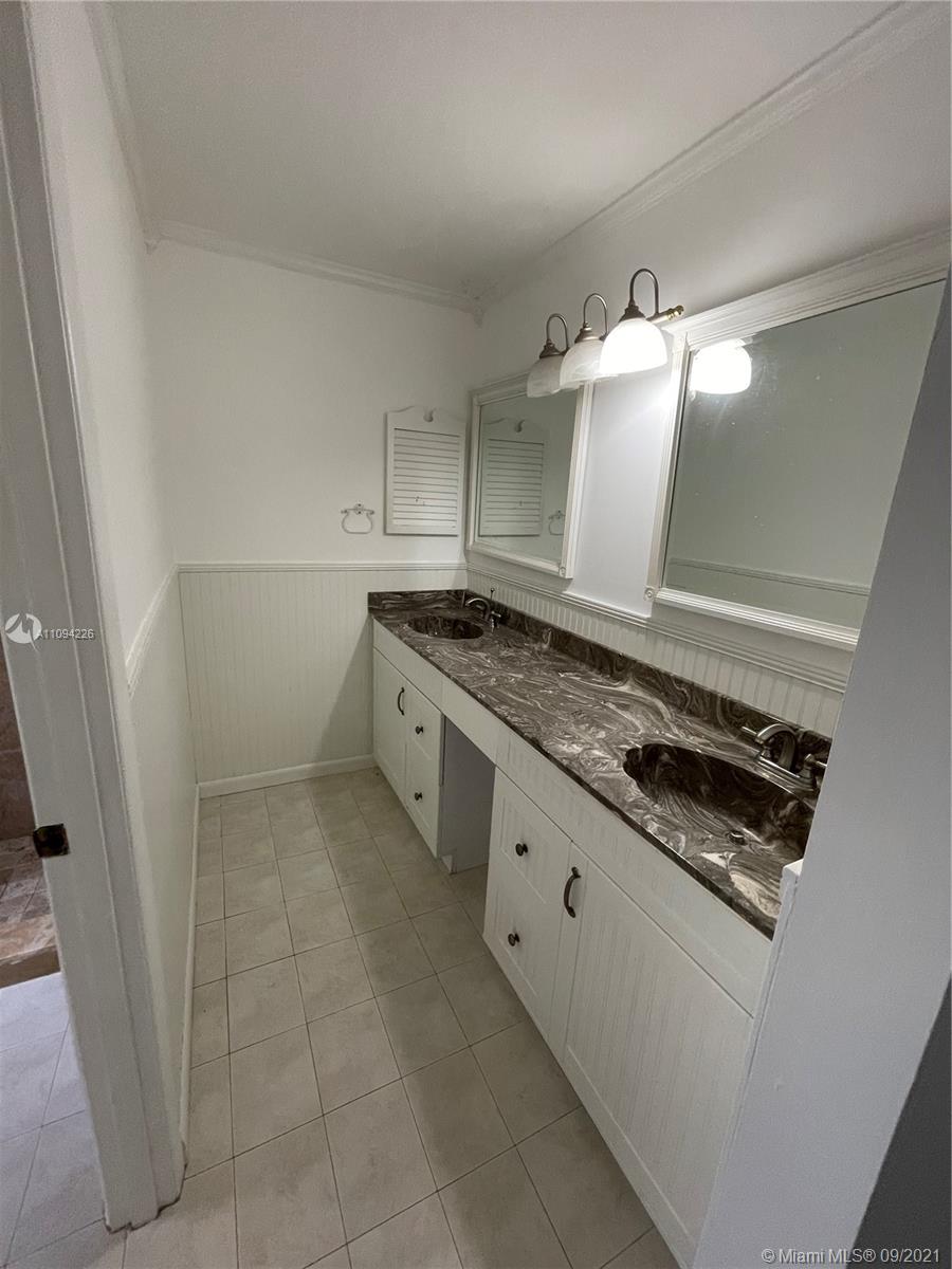 8699 Southwest Tropical Avenue Stuart, FL 34997 - Photo 9 of 15 Gallery Image 9