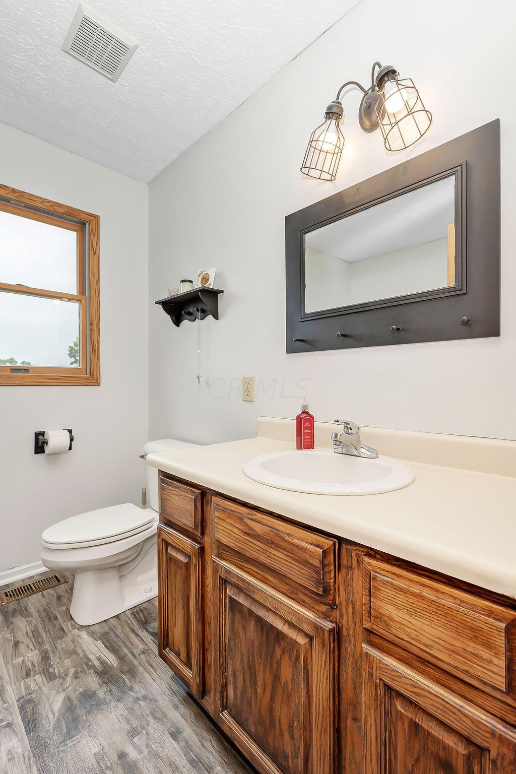 18009 Miles Road Newark, OH 43056 - Photo 21 of 43 Master Bath
