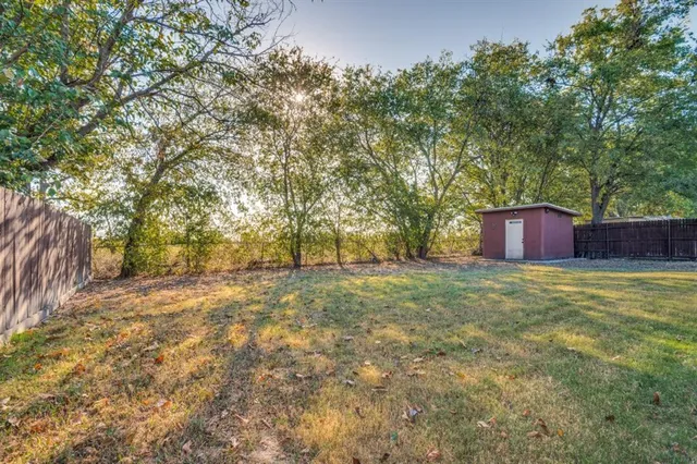 $250,000 | 628 Thompson Street, Everman, TX 76140