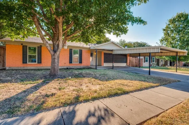 front view of house with a yard