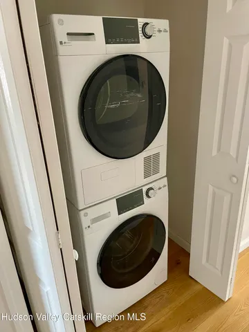 $2,700 | 202 Warren Street, Unit 2, Hudson, NY 12534