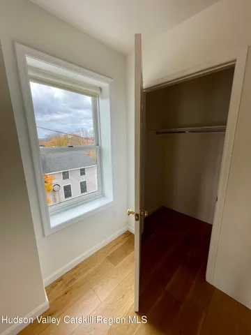 $2,700 | 202 Warren Street, Unit 2, Hudson, NY 12534