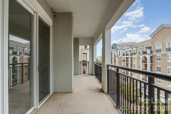 $2,095 | 4625 Piedmont Row Drive, Unit 611, Charlotte, NC 28210