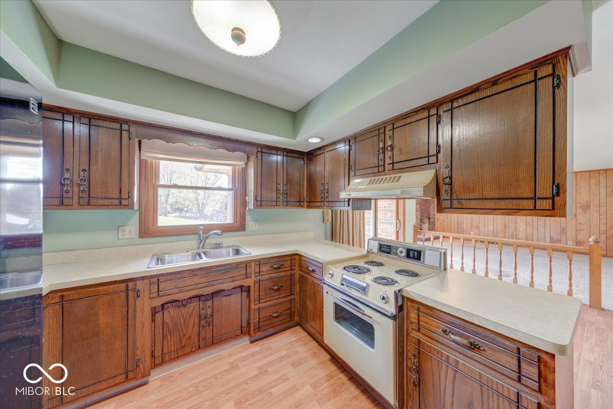 1715 Towe String Road Indianapolis, IN 46217 - Photo 22 of 48