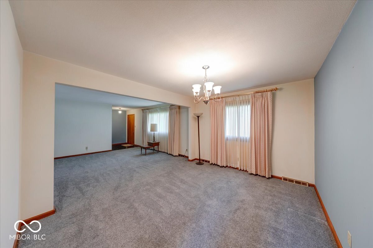 1715 Towe String Road Indianapolis, IN 46217 - Photo 4 of 48