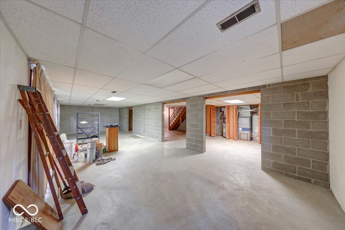 1715 Towe String Road Indianapolis, IN 46217 - Photo 45 of 48