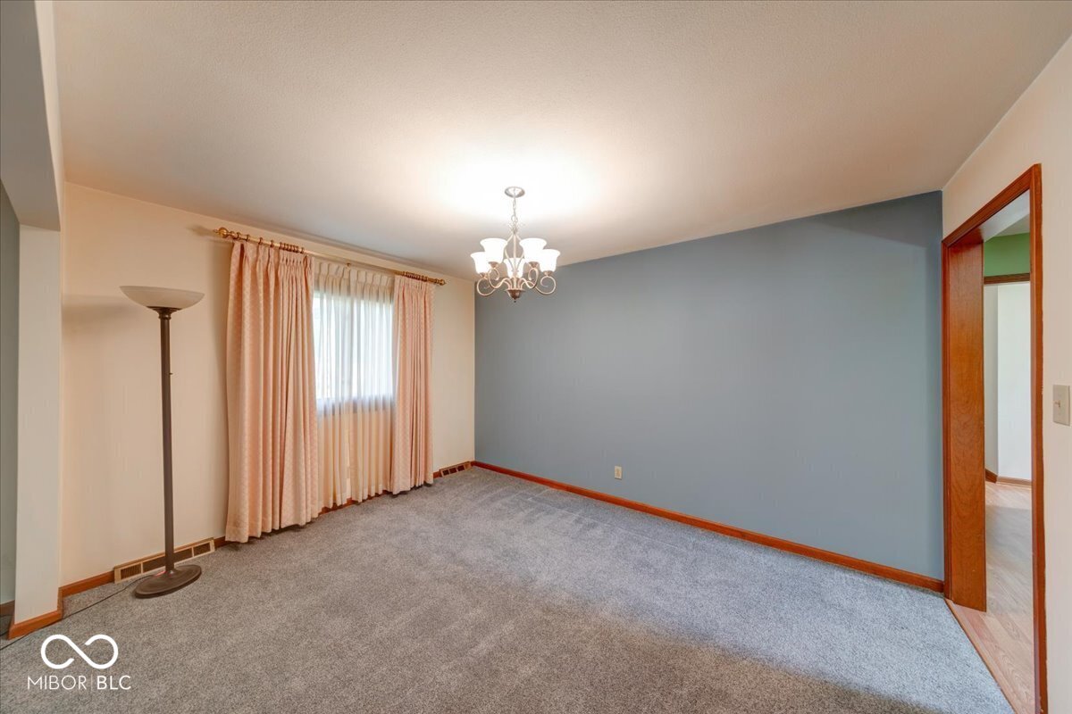 1715 Towe String Road Indianapolis, IN 46217 - Photo 6 of 48