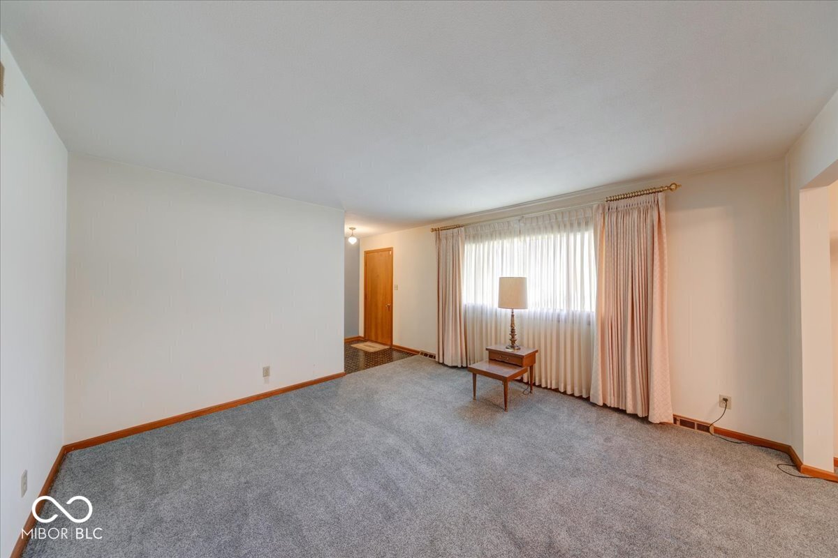 1715 Towe String Road Indianapolis, IN 46217 - Photo 8 of 48