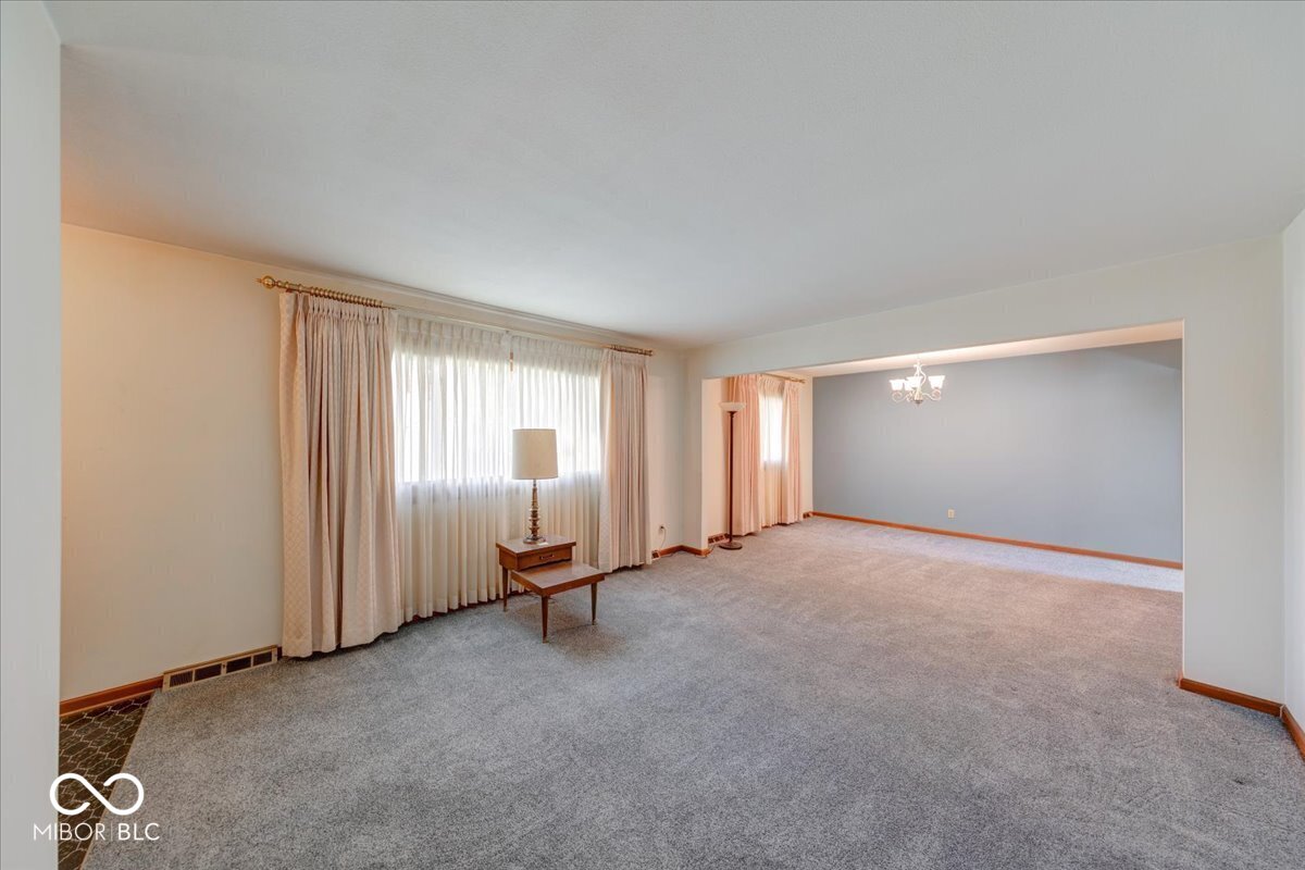 1715 Towe String Road Indianapolis, IN 46217 - Photo 9 of 48