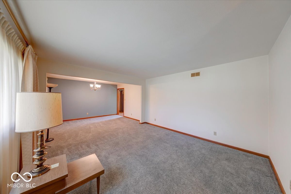 1715 Towe String Road Indianapolis, IN 46217 - Photo 10 of 48