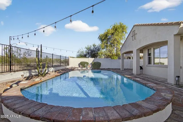 $2,695 | 17564 West Verdin Road, Goodyear, AZ 85338