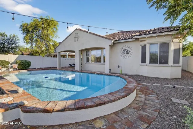 $2,695 | 17564 West Verdin Road, Goodyear, AZ 85338