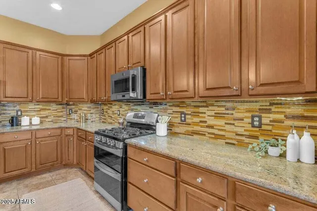 $2,695 | 17564 West Verdin Road, Goodyear, AZ 85338