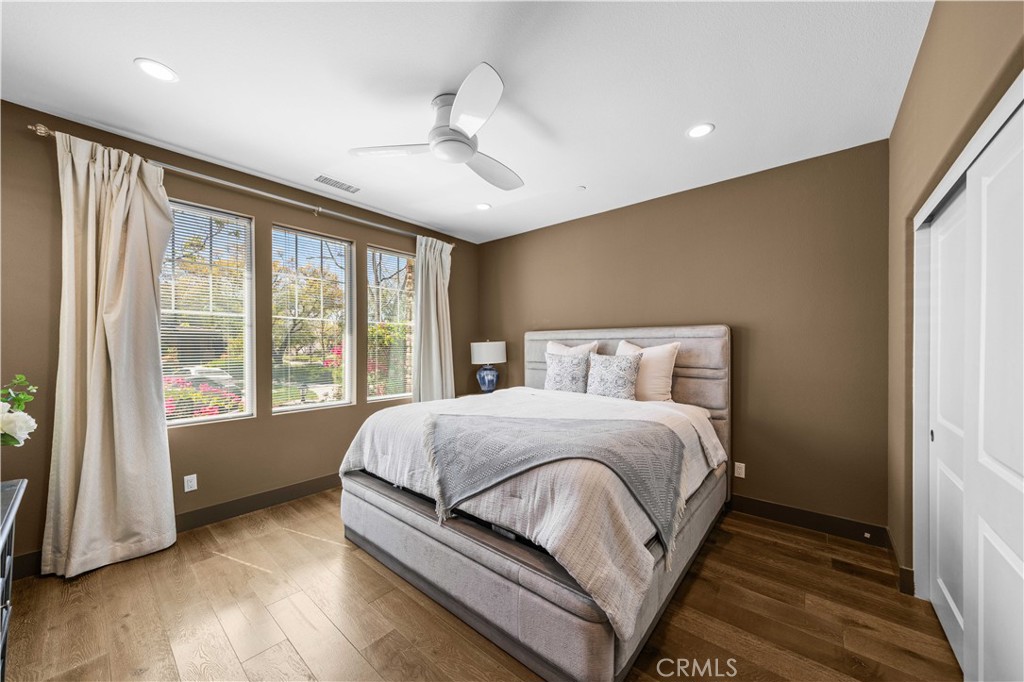 127 Cruiser Irvine, CA 92618 - Photo 27 of 71