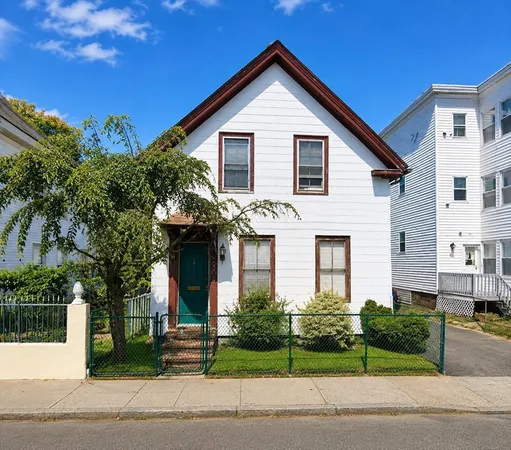 $250,000 | 301 Salem Street, Lawrence, MA 01843