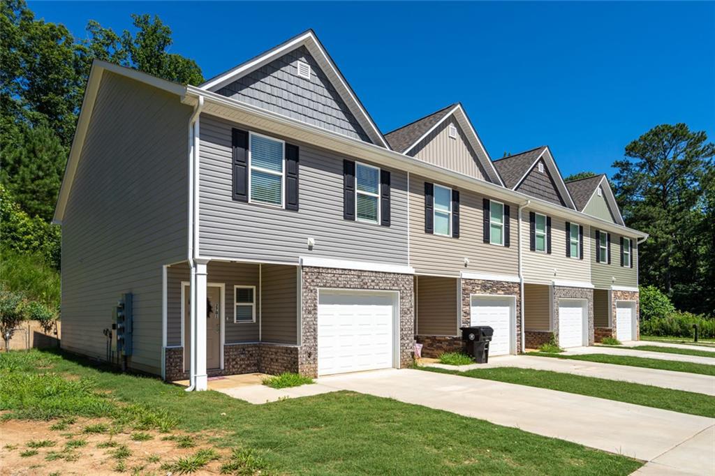 2707 Hickory Lane Dawsonville, GA 30534 - Photo 3 of 31