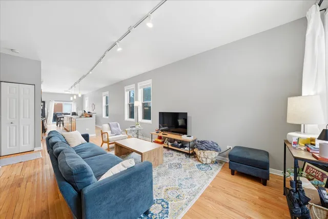 $900,000 | 1443 West Fillmore Street, Chicago, IL 60607