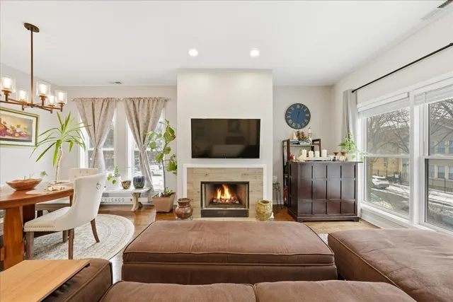 $900,000 | 1443 West Fillmore Street, Chicago, IL 60607