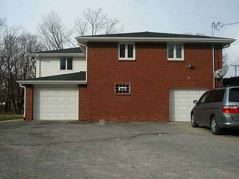 1049 Silver Lane McKees Rocks, PA 15136 - Photo 15 of 16 Parking Lot/Garage. More than enough room to park and turn around!