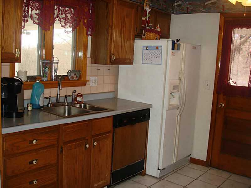 1049 Silver Lane McKees Rocks, PA 15136 - Photo 5 of 16 Kitchen. Left Side