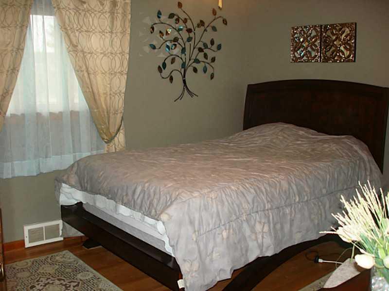 1049 Silver Lane McKees Rocks, PA 15136 - Photo 9 of 16 Master Bedroom.