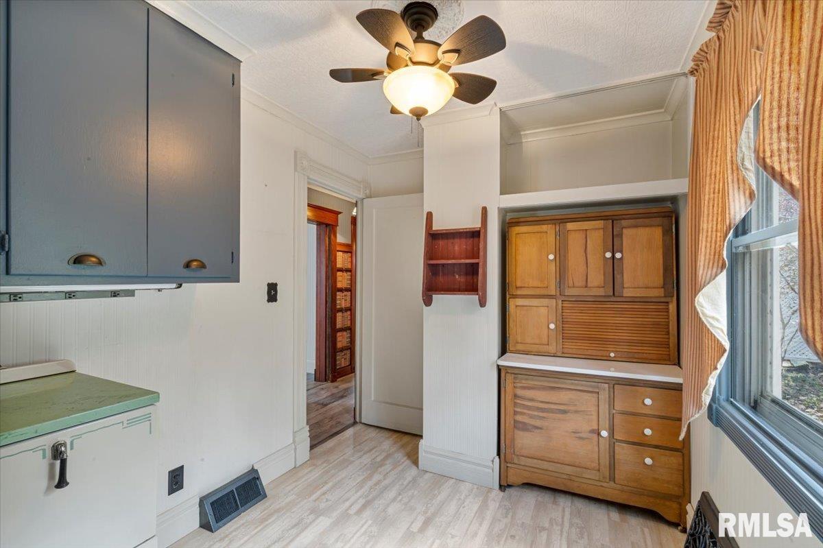 1502 Jersey Ridge Road Davenport, IA 52803 - Photo 20 of 36 Gallery Image 20