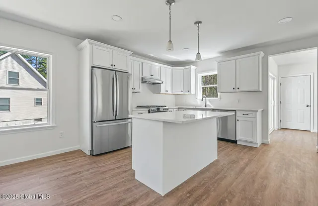 $579,900 | 161 Steadwell Road, Amsterdam, NY 12010