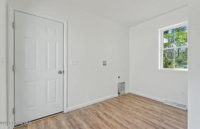 $579,900 | 161 Steadwell Road, Amsterdam, NY 12010