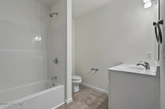 $579,900 | 161 Steadwell Road, Amsterdam, NY 12010