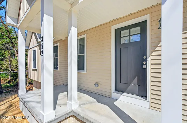 $579,900 | 161 Steadwell Road, Amsterdam, NY 12010