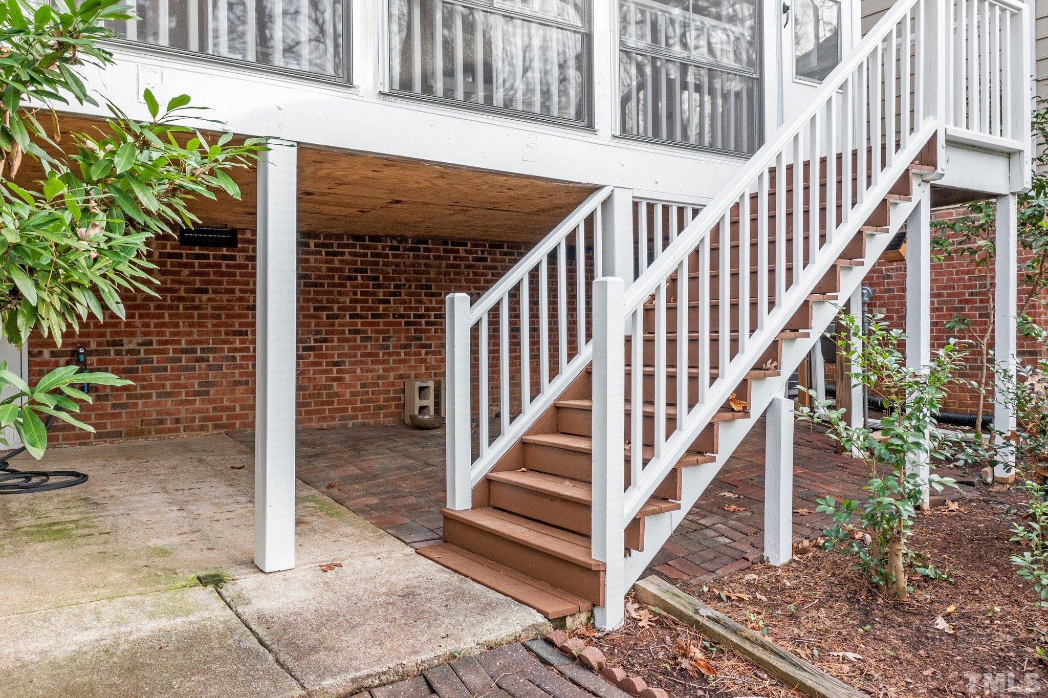 7829 Breckon Way Raleigh, NC 27615 - Photo 30 of 40 a view of entryway
