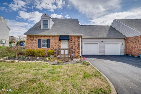 $249,900 | 2700 Indian Ridge Road, Unit 4, Johnson City, TN 37604