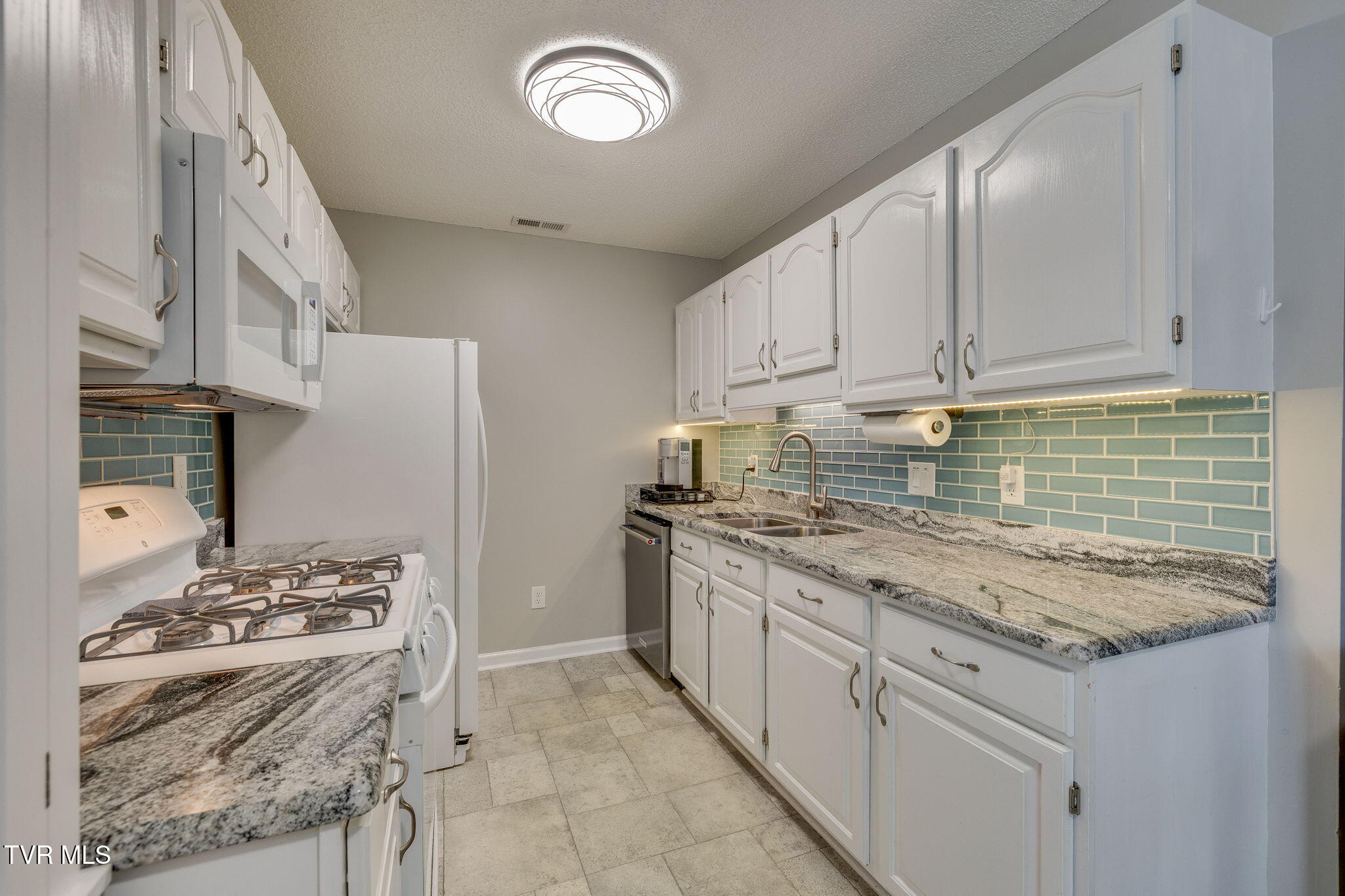 2700 Indian Ridge Road, Unit 4 Johnson City, TN 37604 - Photo 11 of 25 011