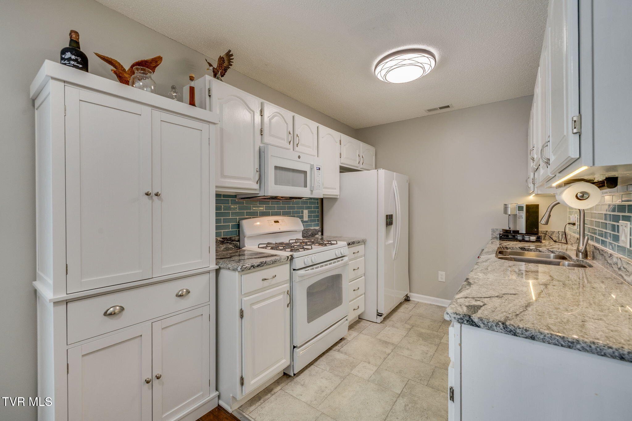 2700 Indian Ridge Road, Unit 4 Johnson City, TN 37604 - Photo 10 of 25 010